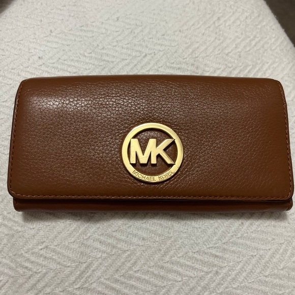 MICHAEL Michael Kors Camel Leather Fulton Flap Continental Wallet - Picture 1 of 8